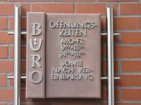 Metallhalterung für Schild für Öffnungszeiten